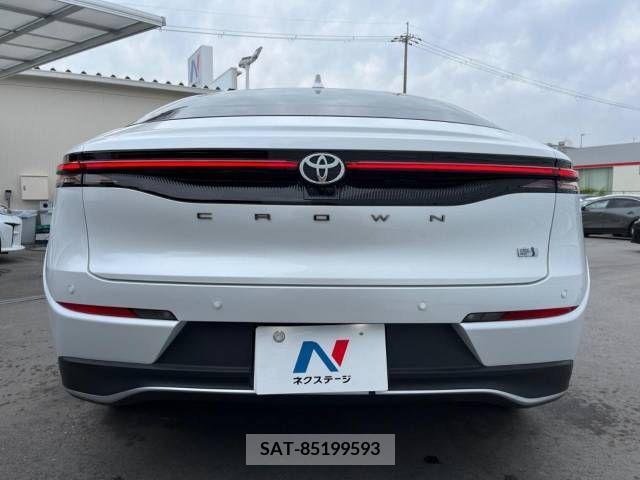 Toyota CROWN 2023-06 379518-14