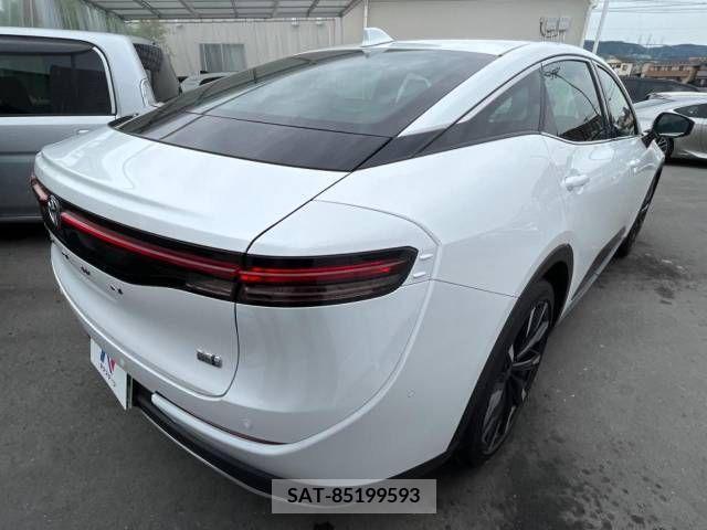 Toyota CROWN 2023-06 379518-18