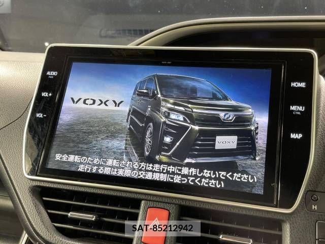 Toyota VOXY 2018-10 370412-2