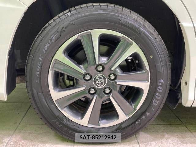 Toyota VOXY 2018-10 370412-14