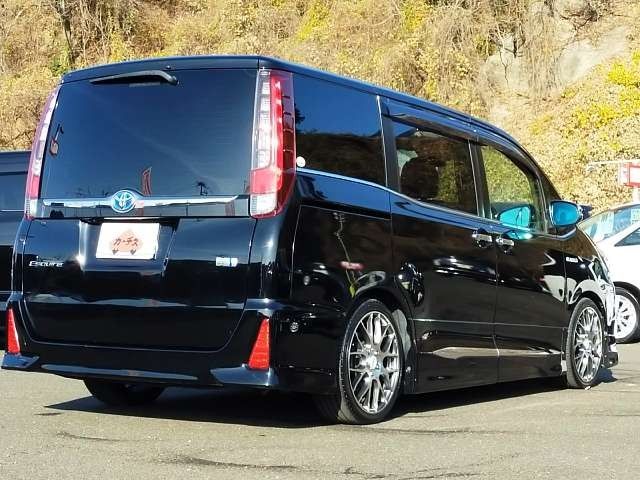 Toyota ESQUIRE 2017-06 181431-2