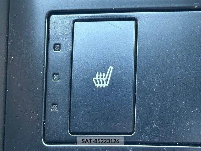 Lexus IS 2013-09 231933-8