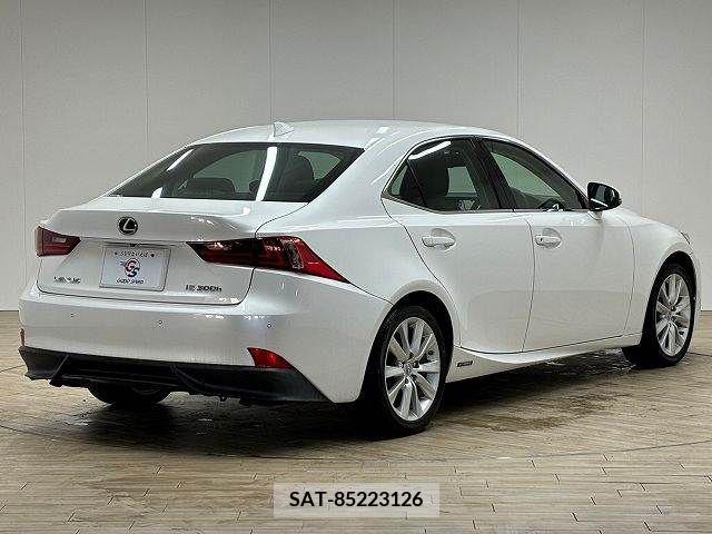 Lexus IS 2013-09 231933-16