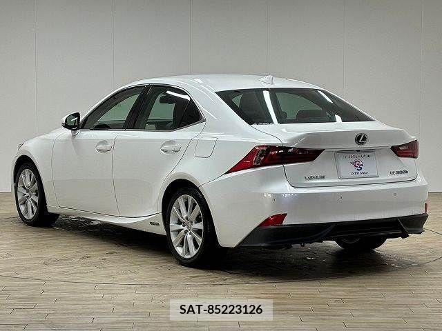 Lexus IS 2013-09 231933-15