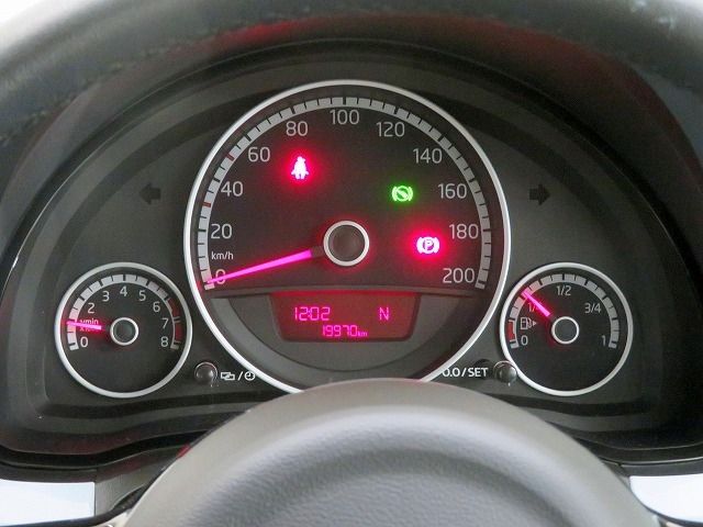 VolksWagen UP! 2013-01 7102-13