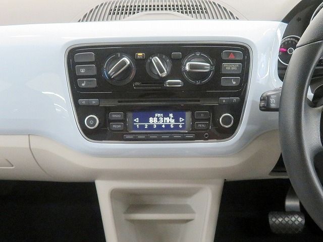 VolksWagen UP! 2013-01 7102-3