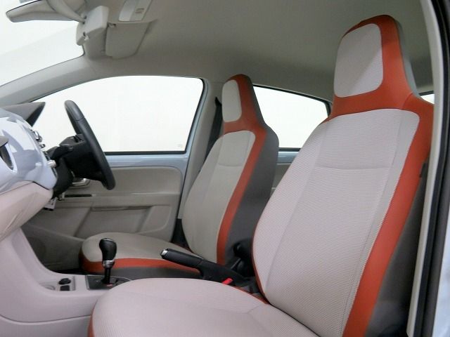 VolksWagen UP! 2013-01 7102-4