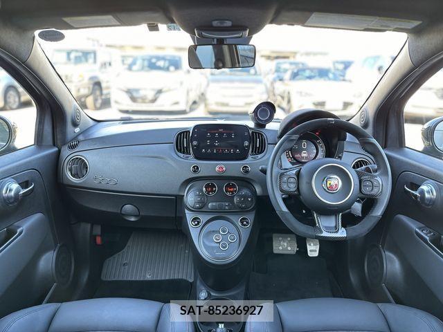 Abarth 695 2022-12 323193-1