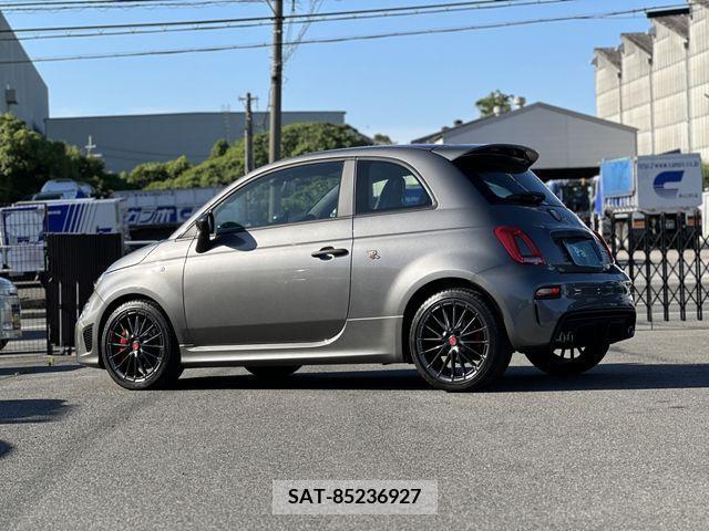 Abarth 695 2022-12 323193-27