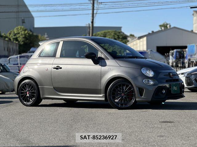 Abarth 695 2022-12 323193-24