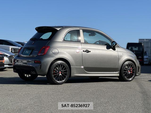 Abarth 695 2022-12 323193-25