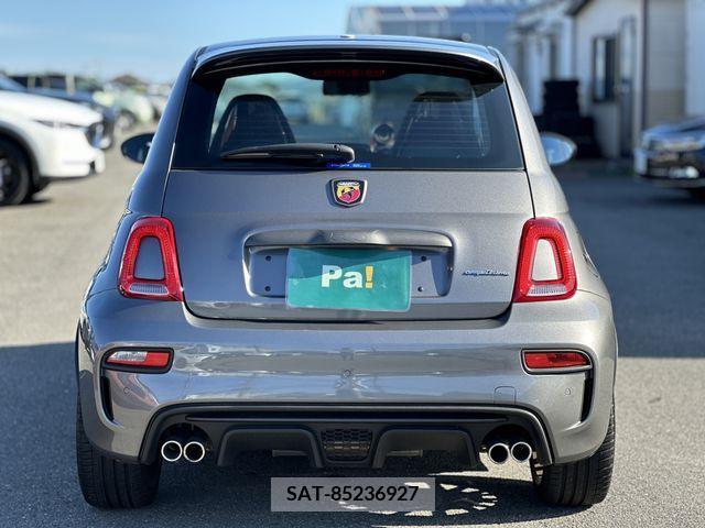 Abarth 695 2022-12 323193-26