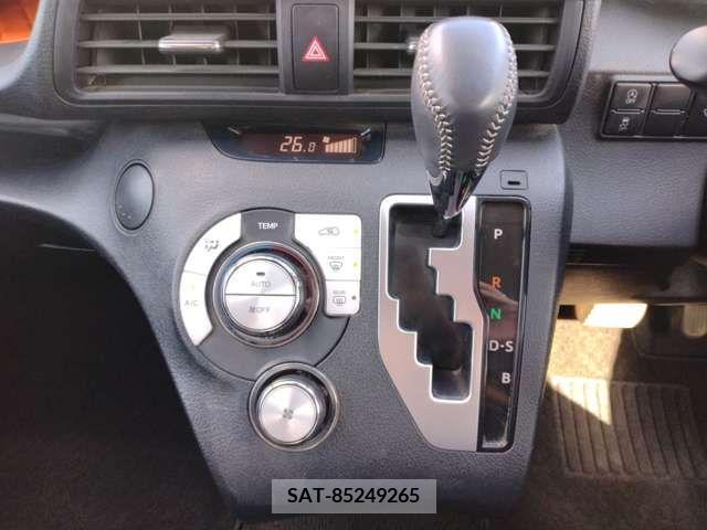 Toyota SIENTA 2018-12 329851-11