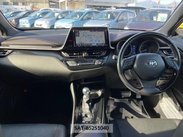 Toyota C-HR 2017-09 223605-1