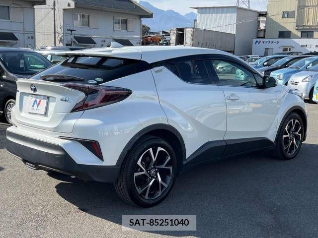 Toyota C-HR 2017-09 223605-17