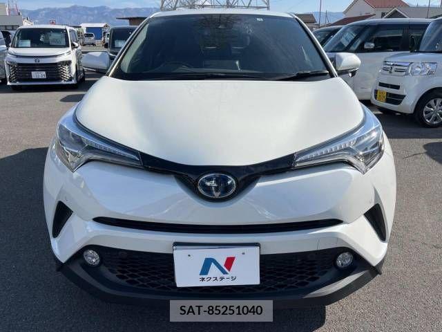 Toyota C-HR 2017-09 223605-14