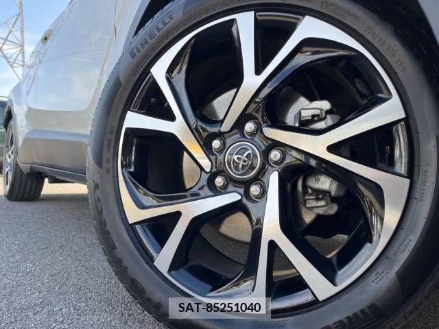 Toyota C-HR 2017-09 223605-13
