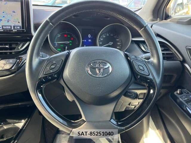 Toyota C-HR 2017-09 223605-11