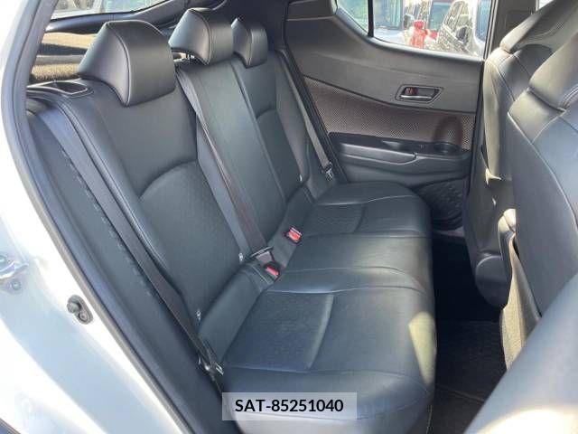 Toyota C-HR 2017-09 223605-9