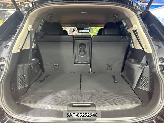 Nissan X-TRAIL 2018-04 323097-11