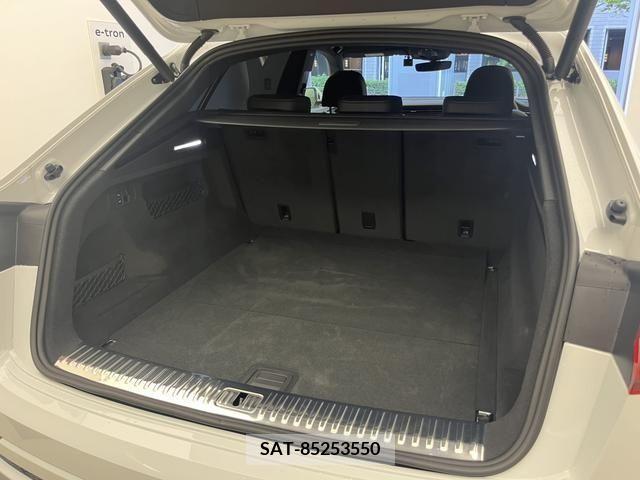 Audi Q8 2019-12 395787-16