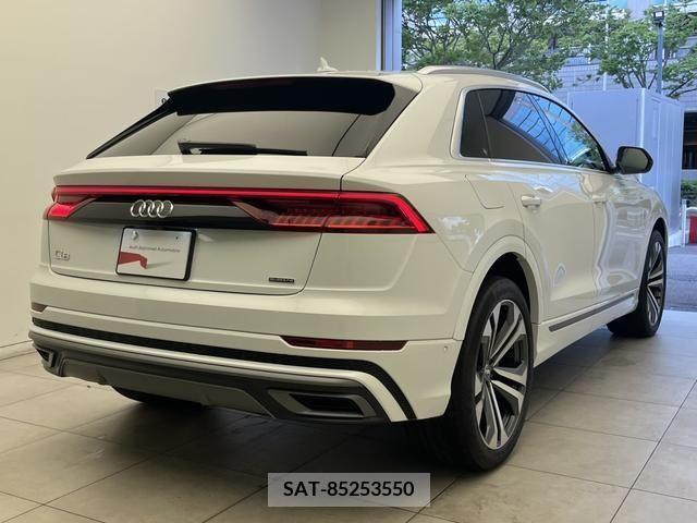 Audi Q8 2019-12 395787-1