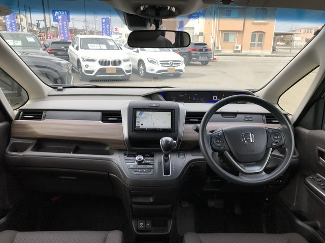 Honda FREED 2022-05 26886-1