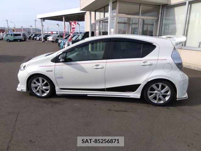 Toyota AQUA 2012-07 291882-4