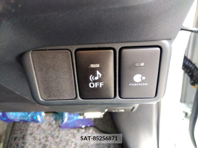Toyota AQUA 2012-07 291882-16
