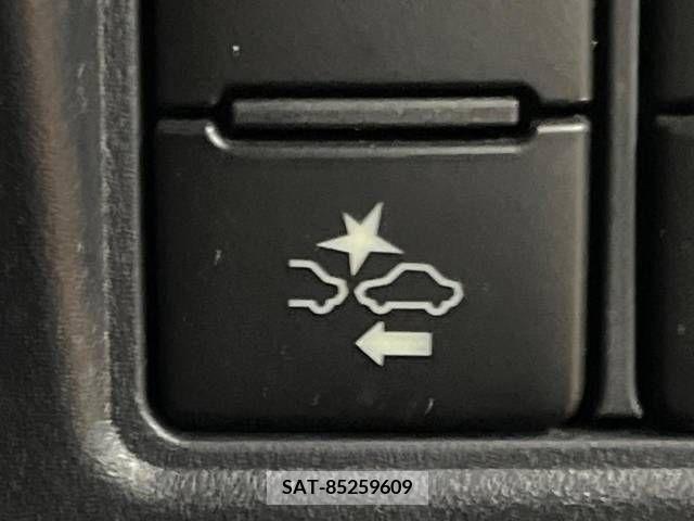 Toyota VOXY 2016-07 370455-6