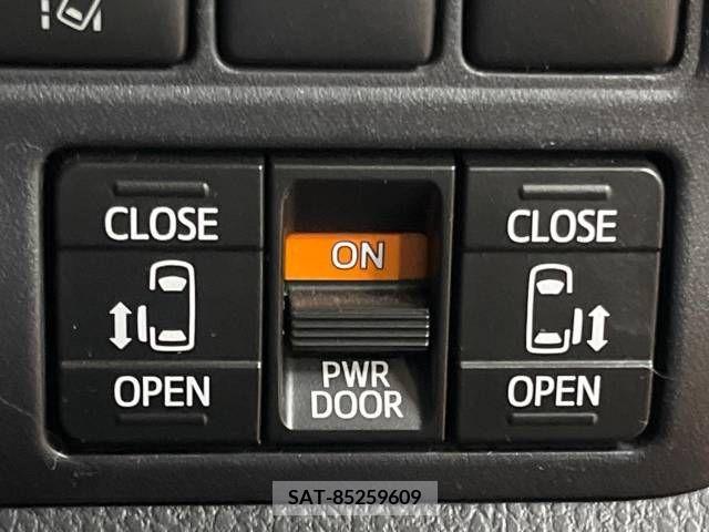 Toyota VOXY 2016-07 370455-5