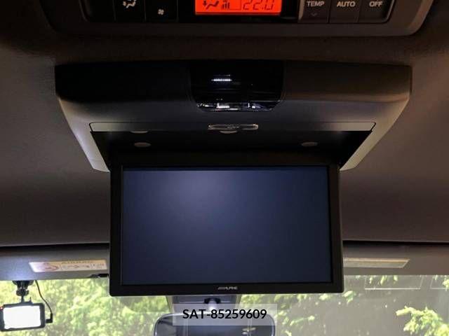 Toyota VOXY 2016-07 370455-4