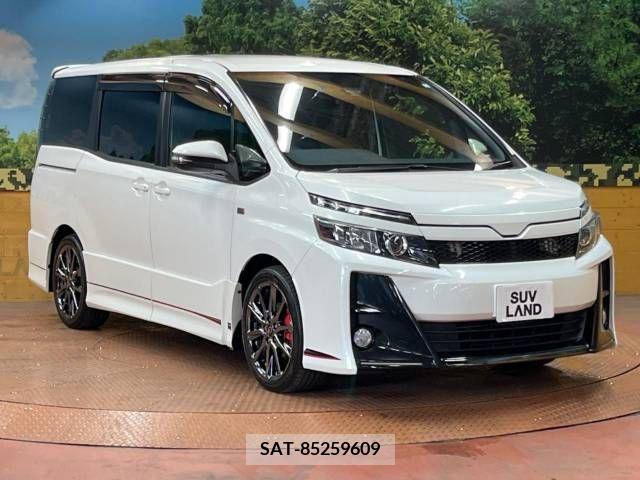 Toyota VOXY 2016-07 370455-18
