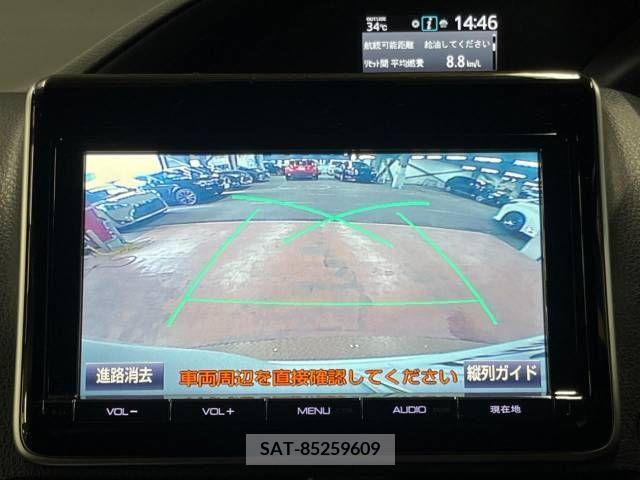 Toyota VOXY 2016-07 370455-3