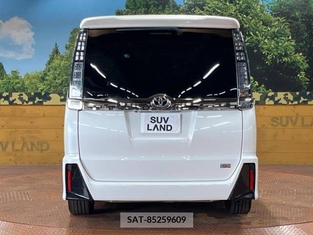 Toyota VOXY 2016-07 370455-17