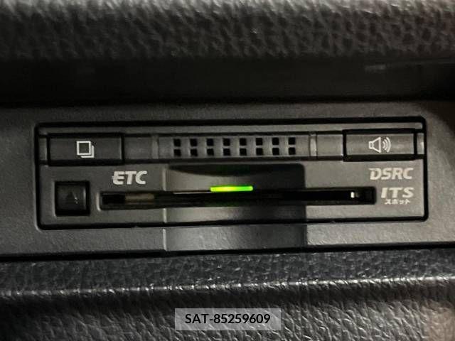Toyota VOXY 2016-07 370455-9