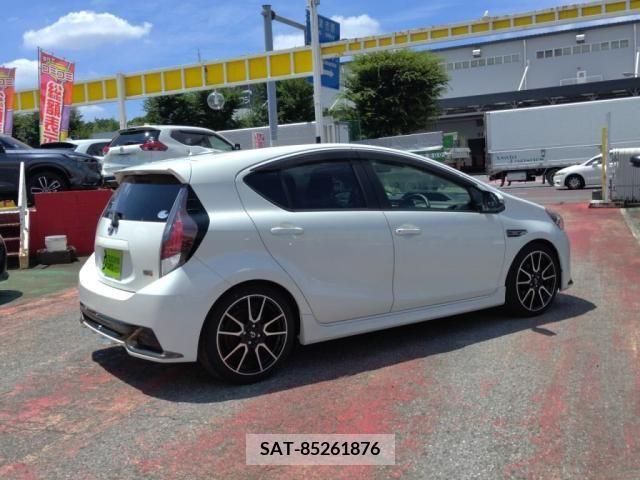 Toyota AQUA 2016-03 352966-10