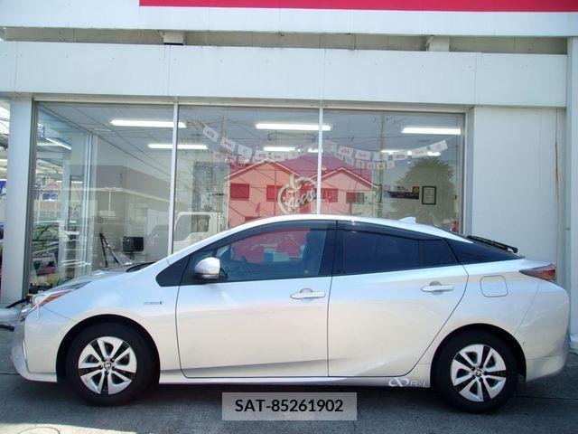 Toyota PRIUS 2016-08 354953-5