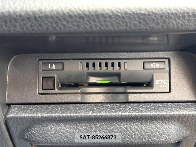 Toyota NOAH 2018-01 321563-7