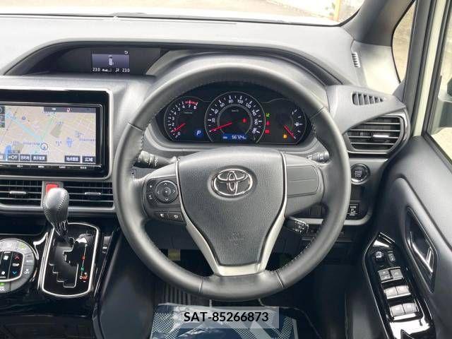 Toyota NOAH 2018-01 321563-17