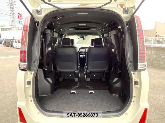 Toyota NOAH 2018-01 321563-16