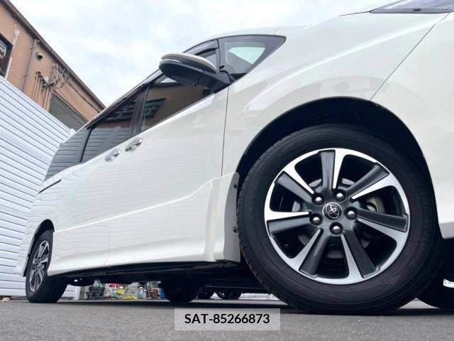 Toyota NOAH 2018-01 321563-19