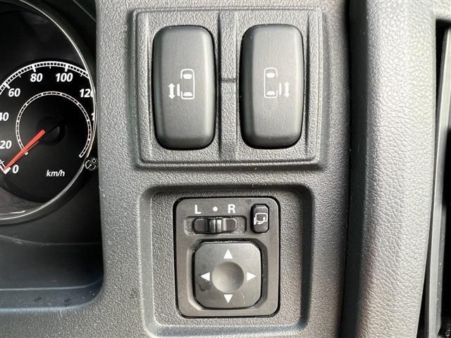 Mitsubishi DELICA D5 2014-04 25129-13
