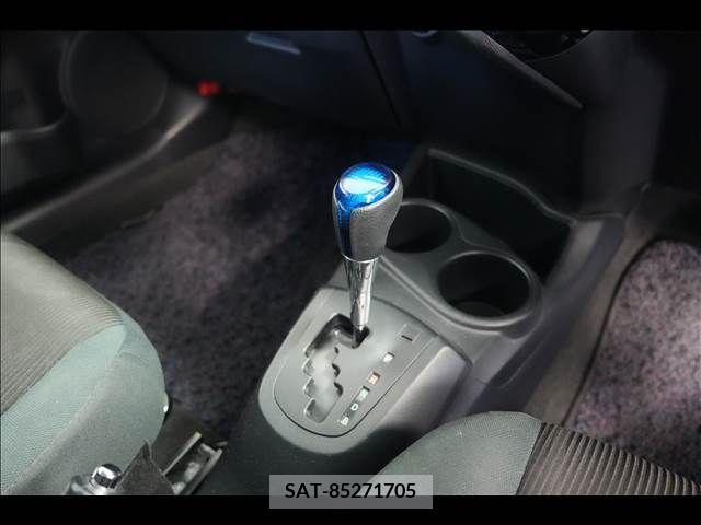 Toyota AQUA 2016-12 260264-17