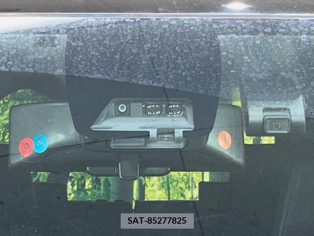 Toyota VOXY 2019-03 382857-3
