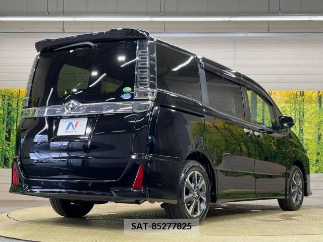 Toyota VOXY 2019-03 382857-18