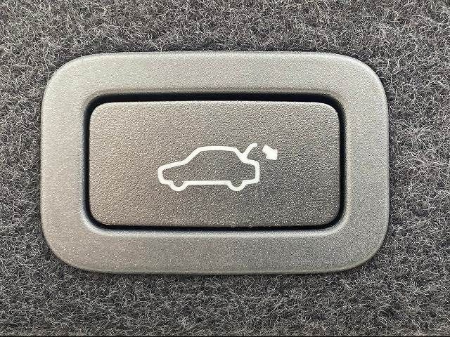 Volvo XC60 2017-09 181365-11