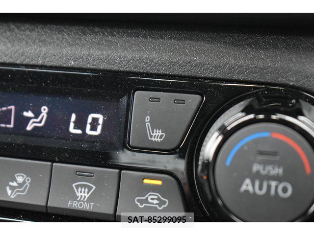 Nissan AURA 2022-06 382491-12