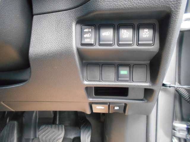 Nissan X-TRAIL 2016-08 3067-6