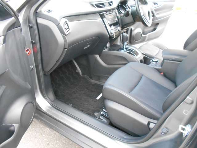 Nissan X-TRAIL 2016-08 3067-12